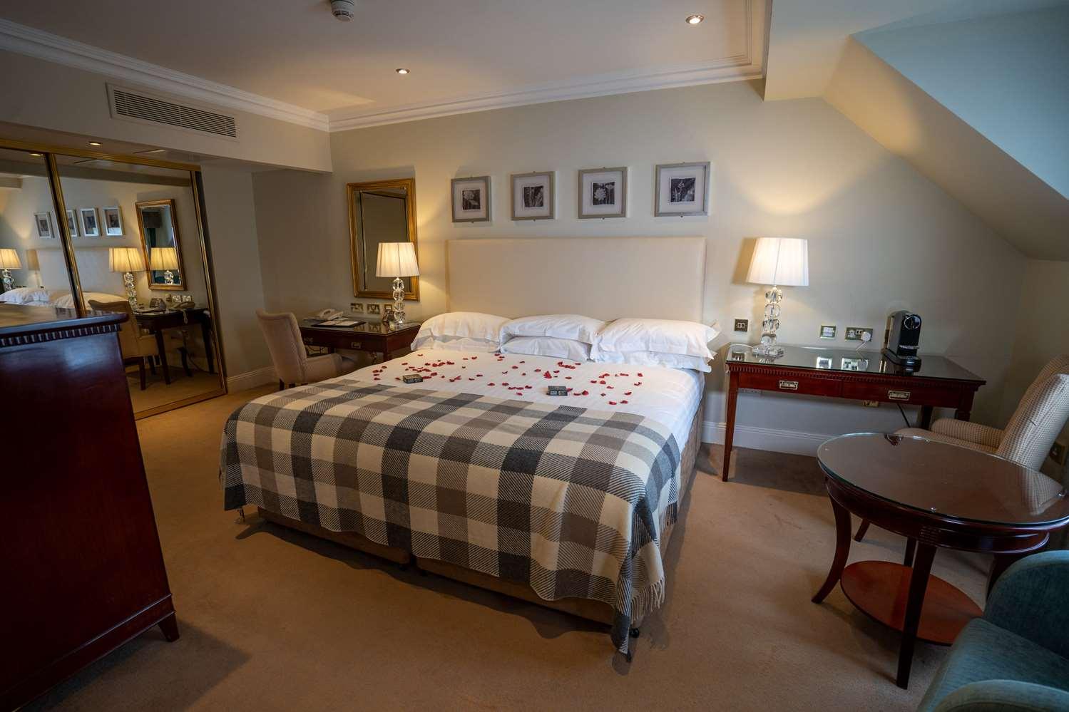 Castle Hotel, Bw Signature Collection Hotel 4*