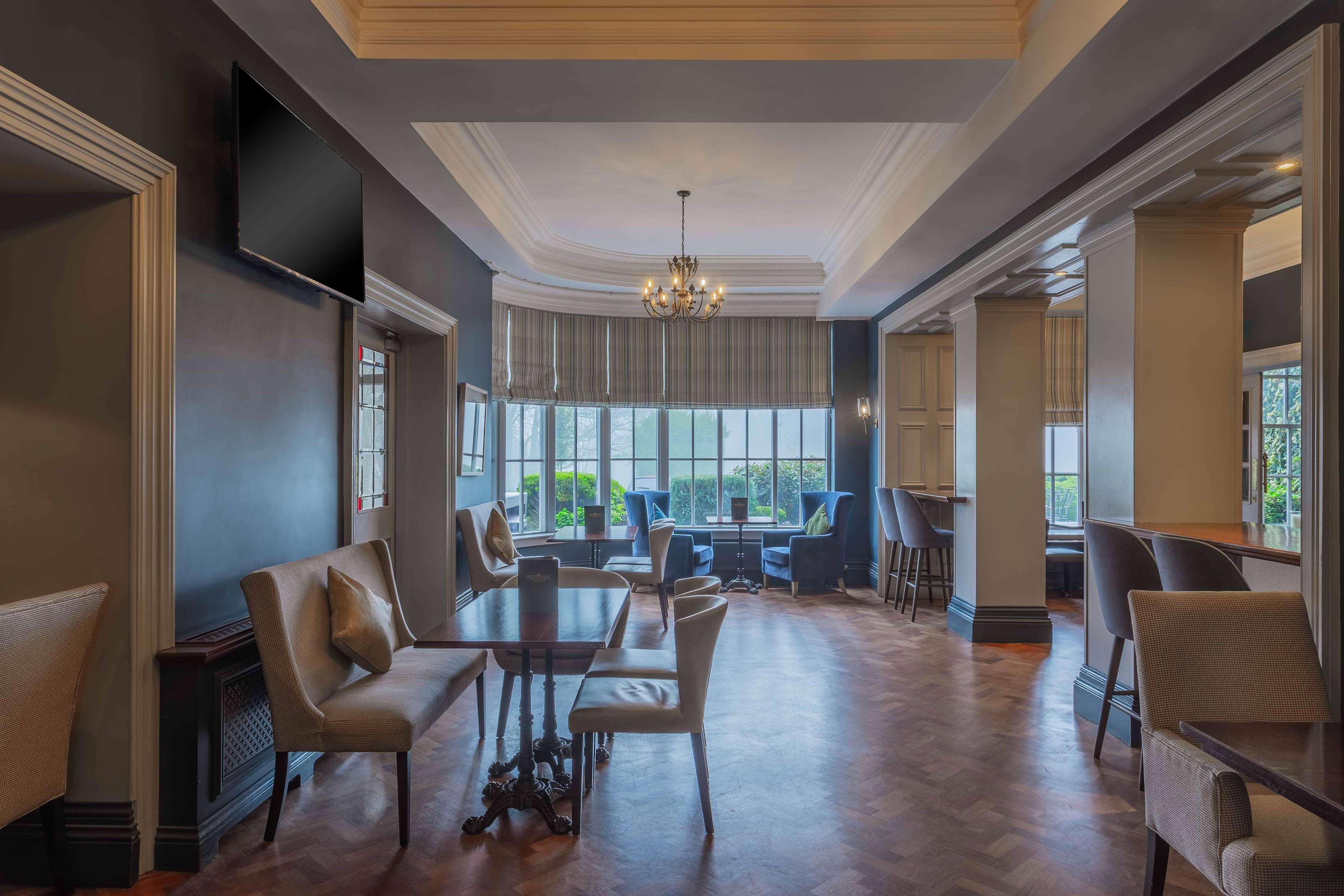 Castle Hotel, Bw Signature Collection Hotel 4*